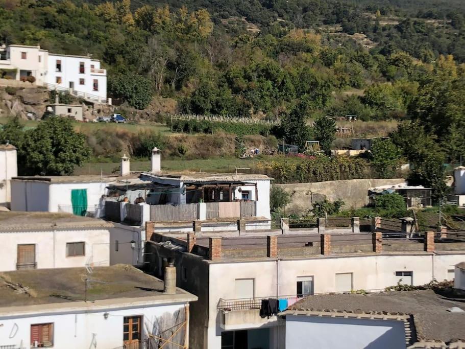 La Casa Rural De Paco Y Ana Pitres Exterior photo