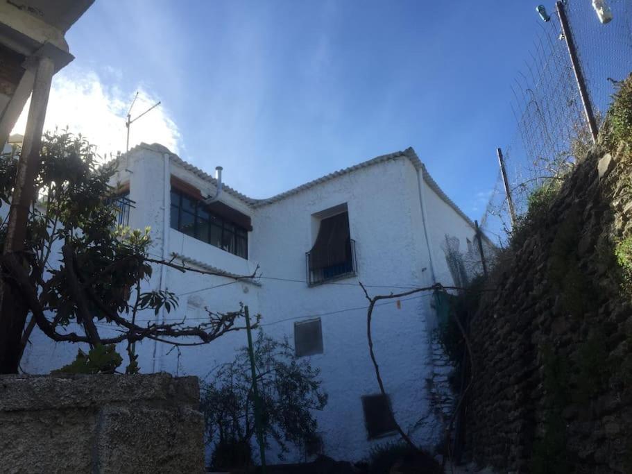 La Casa Rural De Paco Y Ana Pitres Exterior photo